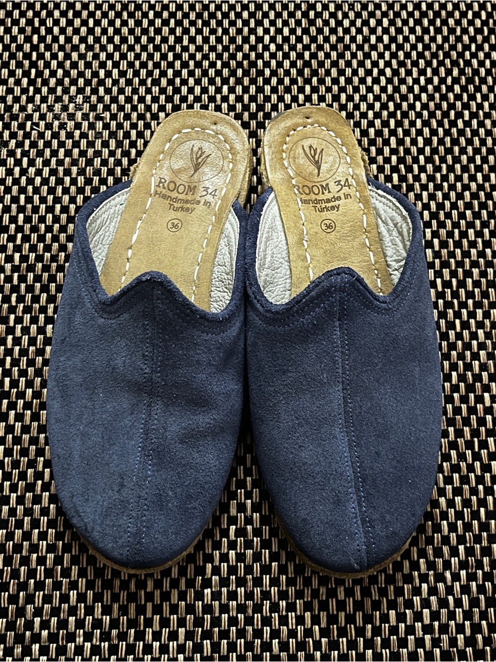 Grounding shoes